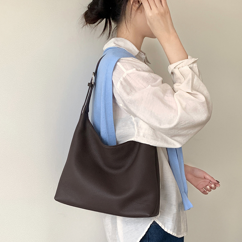 松弛感头层牛皮单肩托特包真皮大容量软皮斜挎女包2025新款hobo包