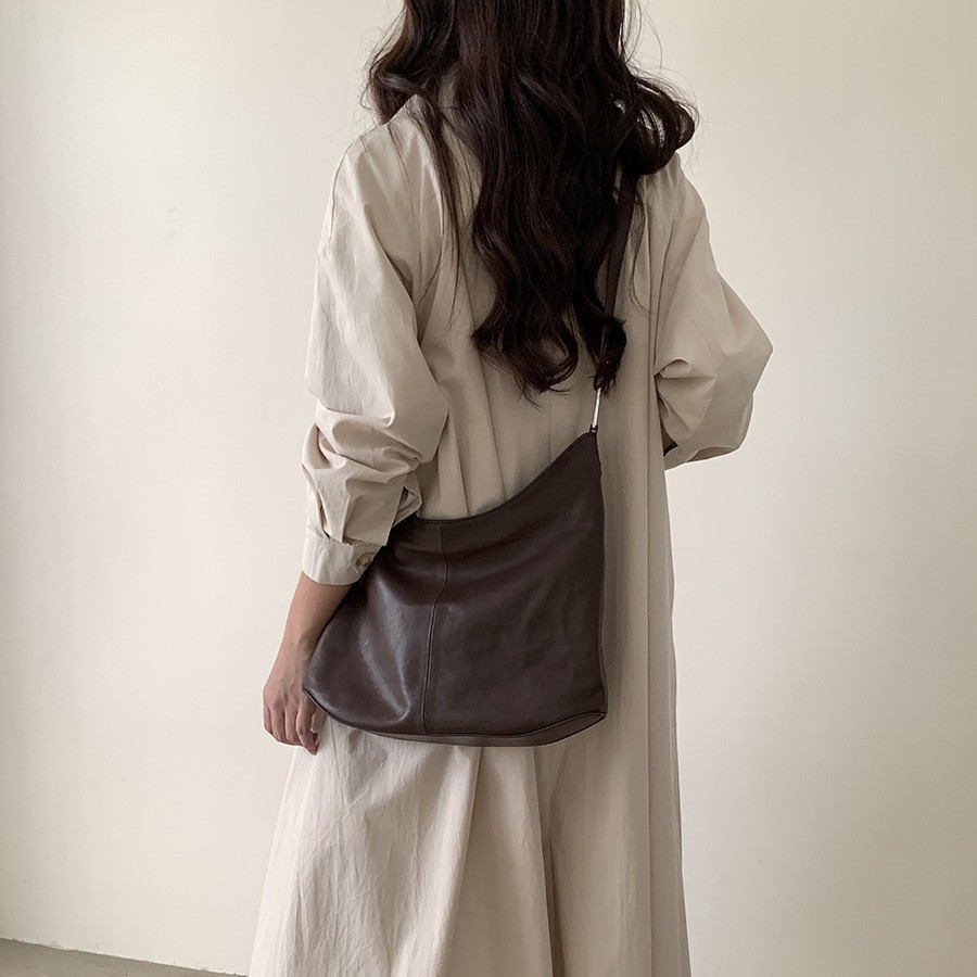 极简风单肩托特包2025新款休闲通勤羊皮植鞣皮女包斜挎包真皮大包