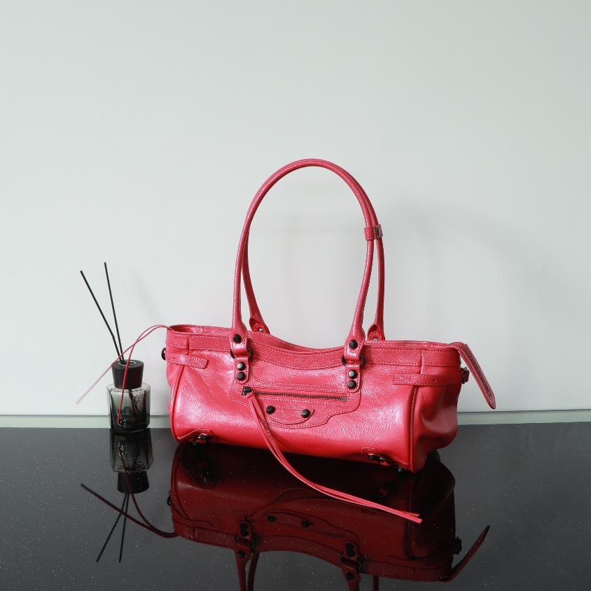 2025 New Trend Le City Moto Bag | Wholesale Genuine Leather Punk Rivet Baguette & ABG Style Underarm Purse
