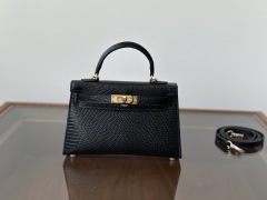black（gold hardware）