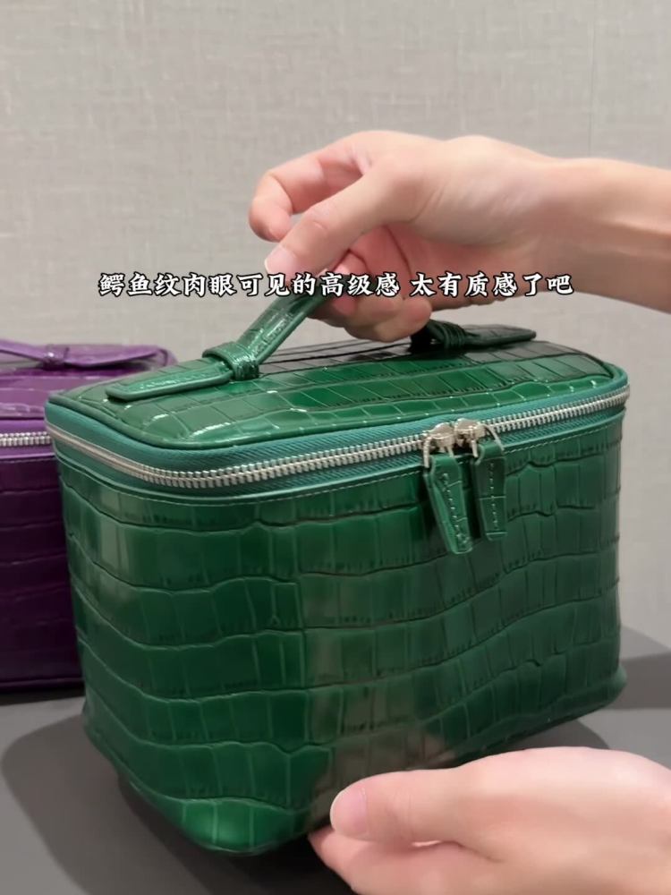 鳄鱼纹头层牛皮化妆包旅行便携洗漱包高级感大容量实用收纳包