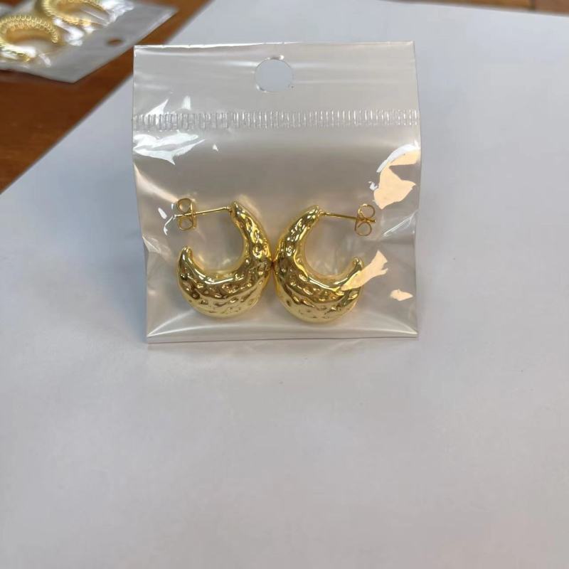 Fashion Women 18K Gold Plated Fine 316L Stainless Steel Moon Shape Stud Earrings Jewelry