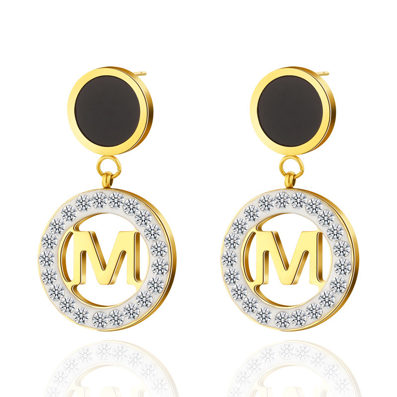 M letter Circle Mother of pearl STAINLESS STEEL EARRINGS inlayed with Rhinestone / Boucle d'oreilles en acier inoxydable