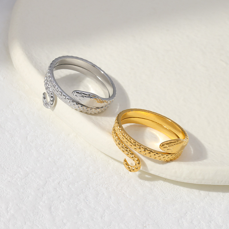 18K Gold Stainless Steel opening Adjustable Snake  Wrap ring / Bague réglable en acier inoxydable