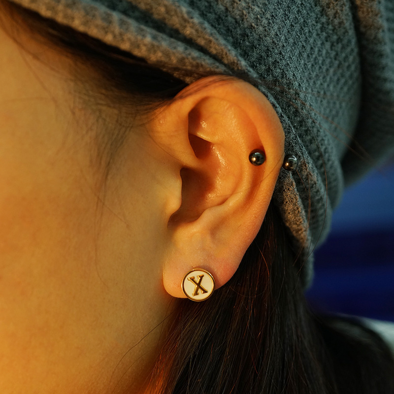 26  Letter  Round Shell Stainless Steel Gold Plated  Stud  Earrings