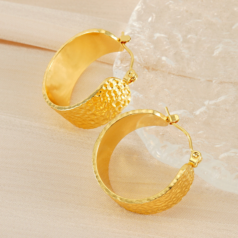 Retro Hammered Stainless Steel Hoop Earrings in PVD Coated