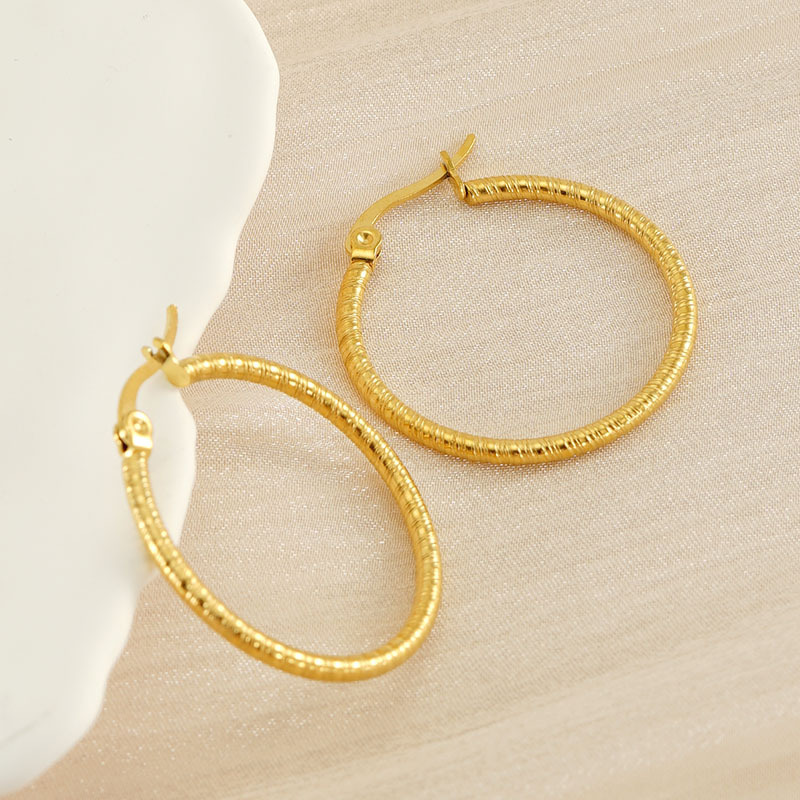 Simple Twisted Hoops Earrings  in PVD Plated Stainless Steel