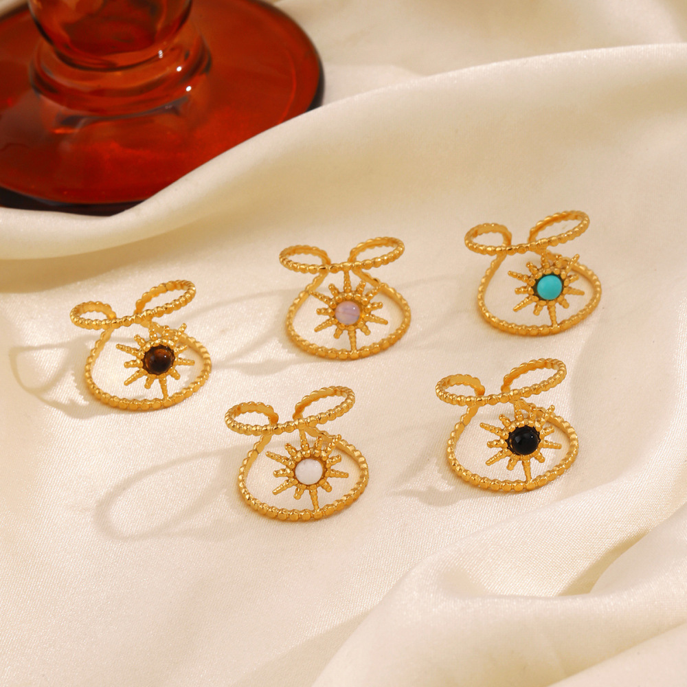 Minimalist Shell Flower Wrap Ring in PVD Gold Plated Stainless Steel