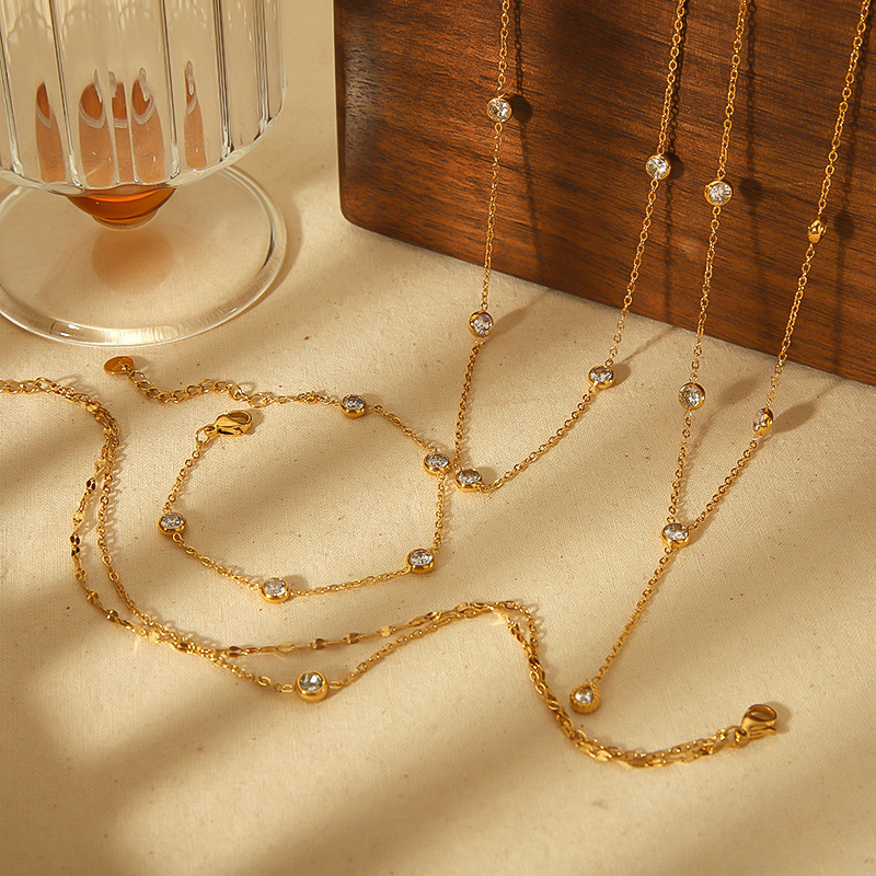 Rhinestone Lariat Station Necklace in Stainless Steel