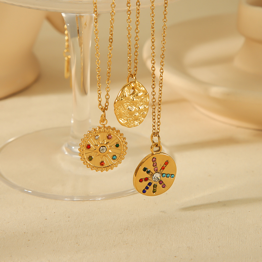 18K Electroplated Stainless Steel Irregular Shape Cameo Pendant Necklace
