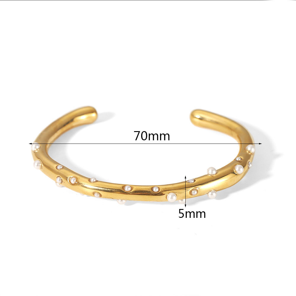Gold-plated stainless steel with pearl and zirconia open Bangle