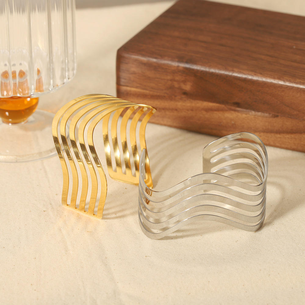 18K Gold Stainless Steel Wide Hollow Wave Bangle (Color in Gold and Silver)