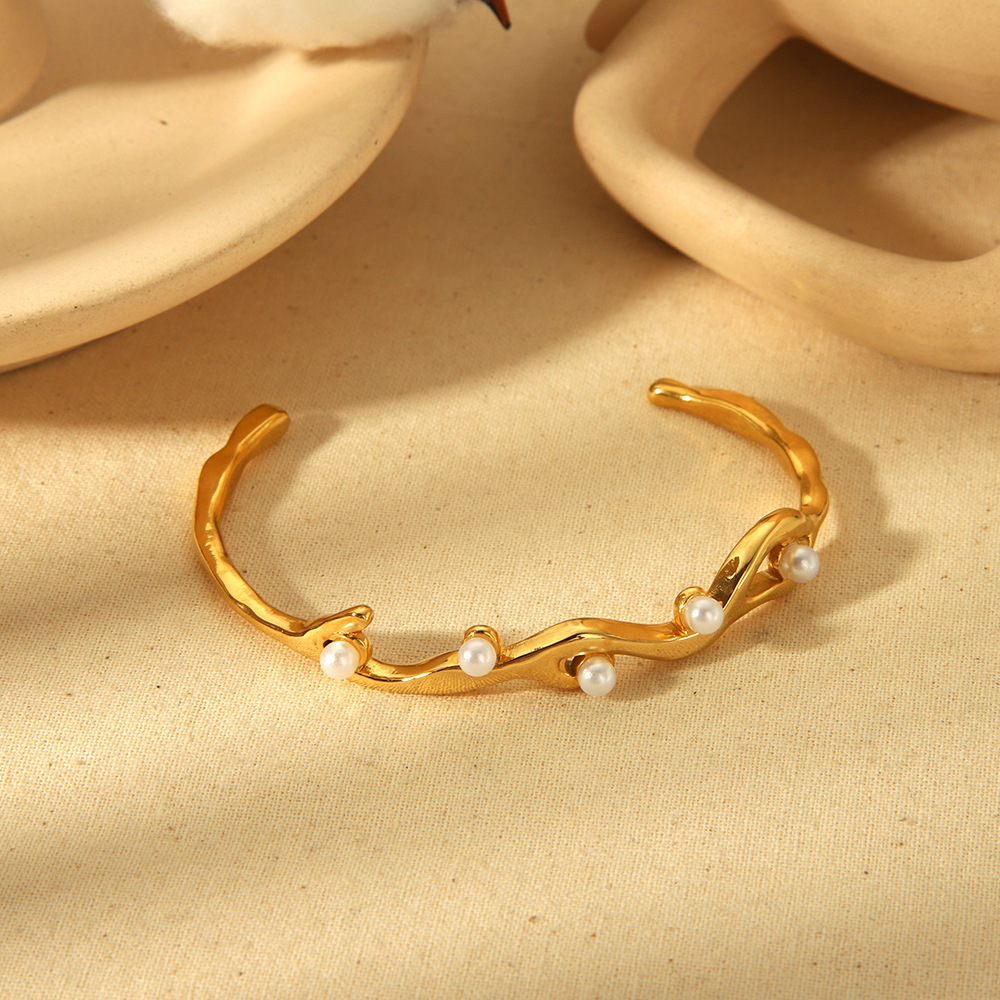 Open Irregular Bangle with Pearls 18k Gold Plated Stainless Steel