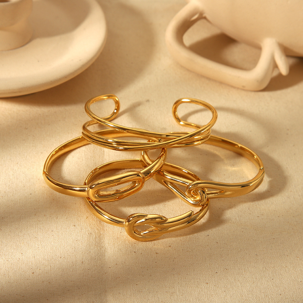 316L Stainless Steel Elegant Line Bangle 18k Gold Plated