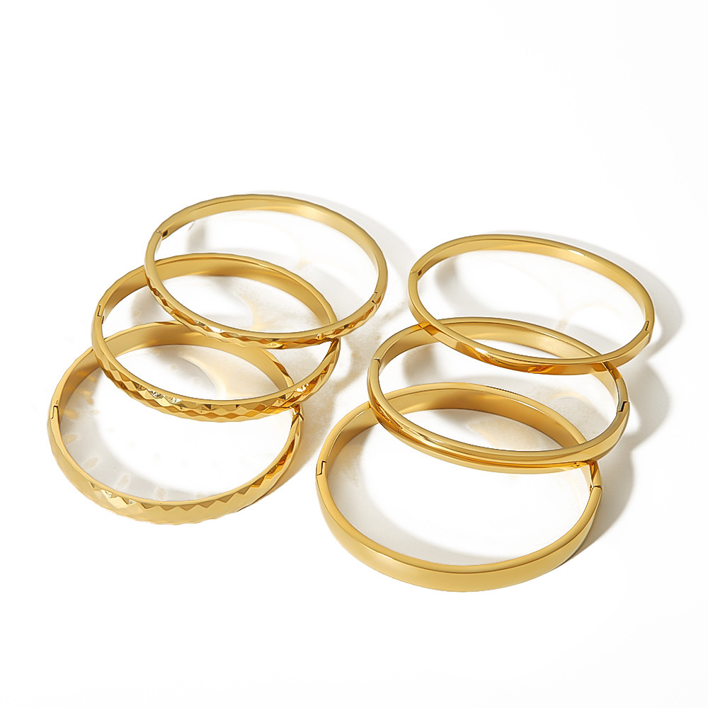 18K Gold Plated Rhombus Shaped Sparkling Bangle Stainless Steel