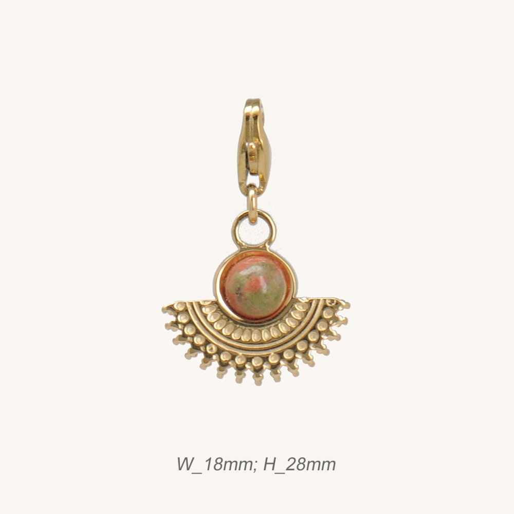 Scalloped Pendant with Epidote in Stainless Steel / Pendentif éventail