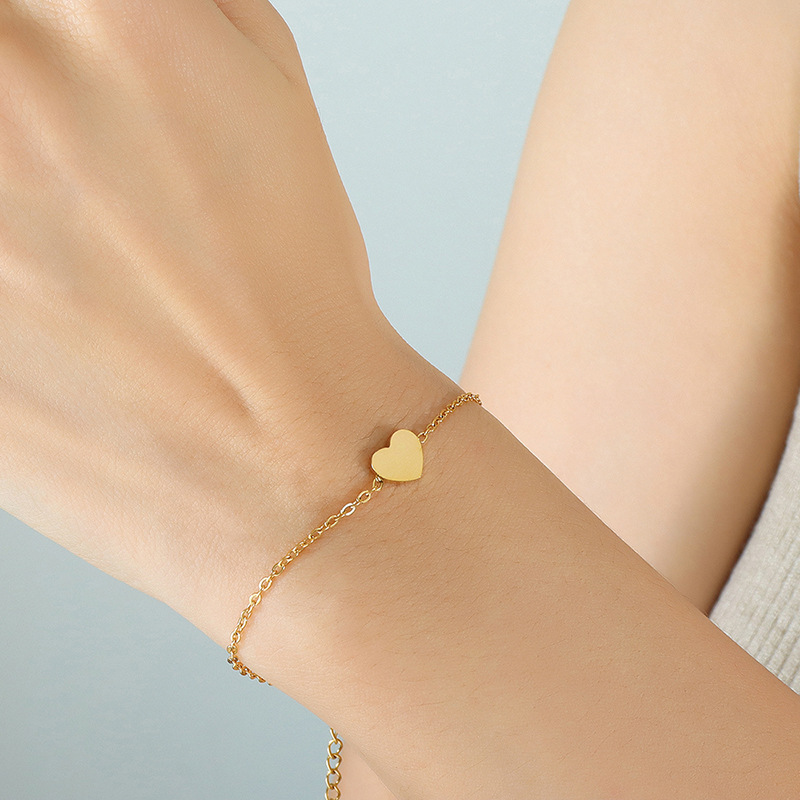 Hypoallergenic Small Heart Bracelet in Stainless Steel