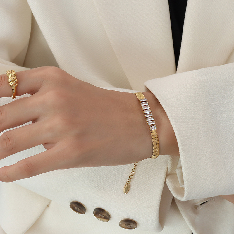 Choker Herringbone Chain Articulated Square Zirconia Stainless Steel Bracelet
