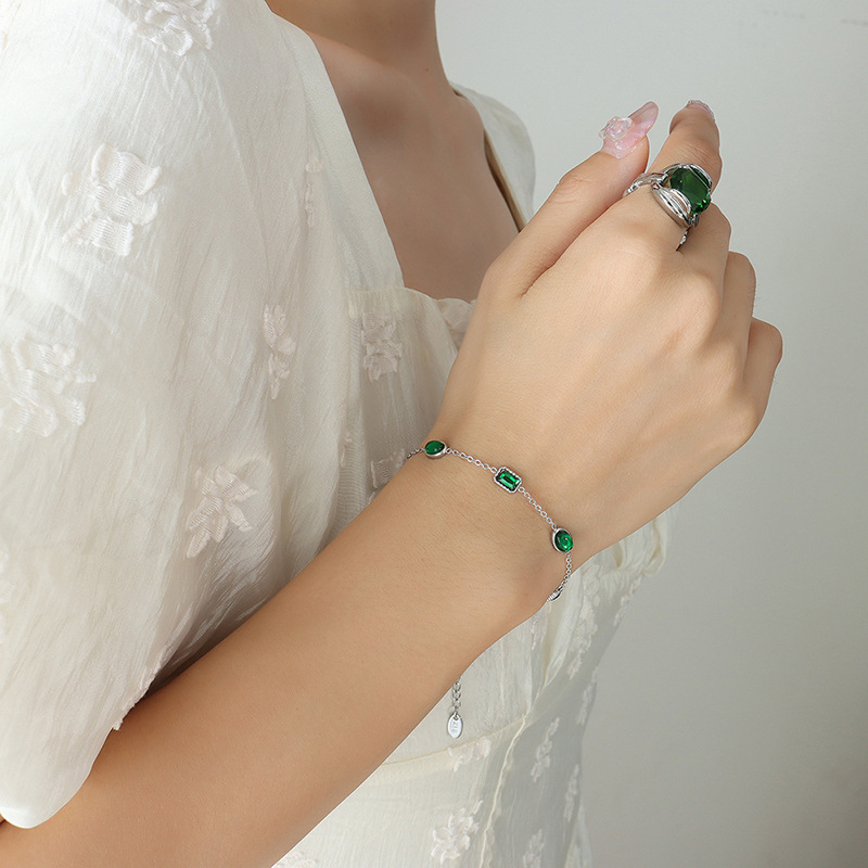 Stainless Steel Gold-Plated Stainless Steel Bracelet with Emerald Zirconia (Color in Gold or Silver)