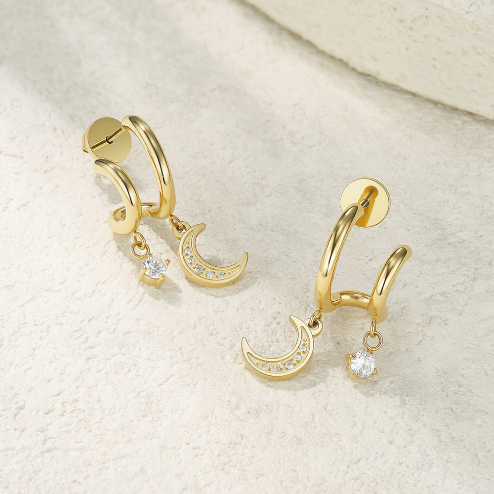 Exquisite and unique design, micro-rhinestone star and moon gold hoop earrings, cross-border European and American style titanium steel stud earrings, jewelry wholesale.