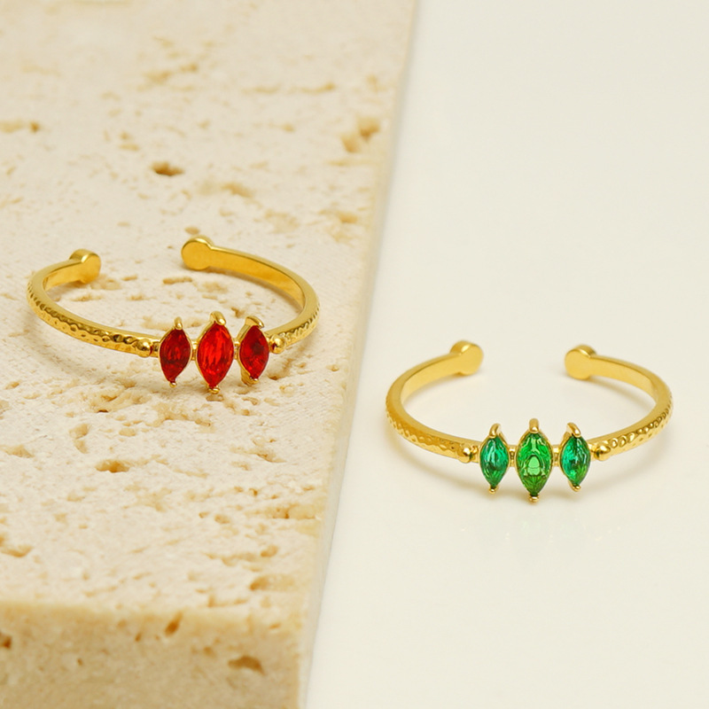 批发18K金色不锈钢镶锆石几何戒指欧美ins时尚钛钢开口可调节指环