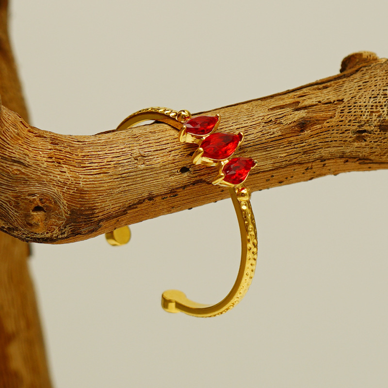 批发18K金色不锈钢镶锆石几何戒指欧美ins时尚钛钢开口可调节指环