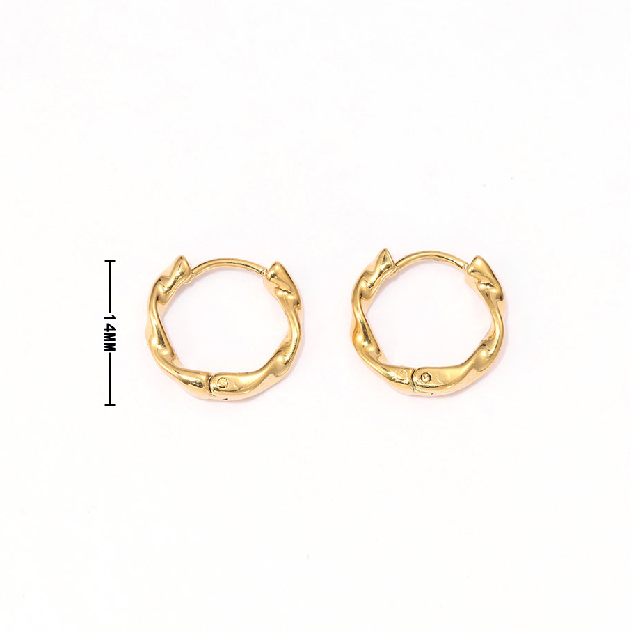 Small Twisted Hinged Hoop Earrings In PVD-coating Stainless Steel