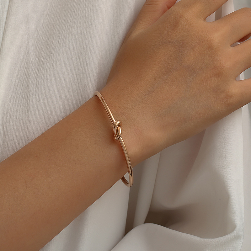 Timeless Knot Cuff Bracelet In Durable Stainless Steel With PVD-coating