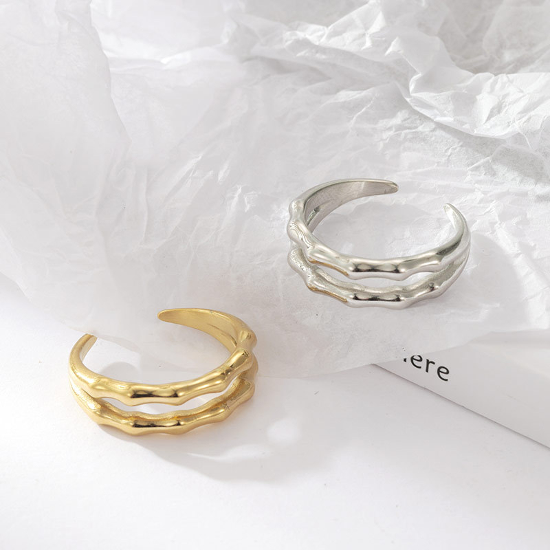 Textured Double Band Ring in PVD 14K Gold Stainless Steel with Bamboo Style Design