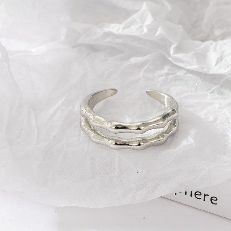 Textured Double Band Ring in PVD 14K Gold Stainless Steel with Bamboo Style Design