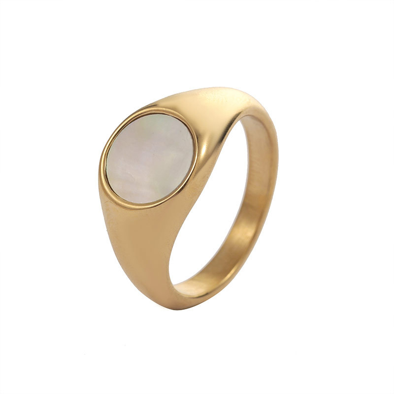 Shell Pearl Oval Signet Ring in Stainless Steel with PVD 14K Gold Plating