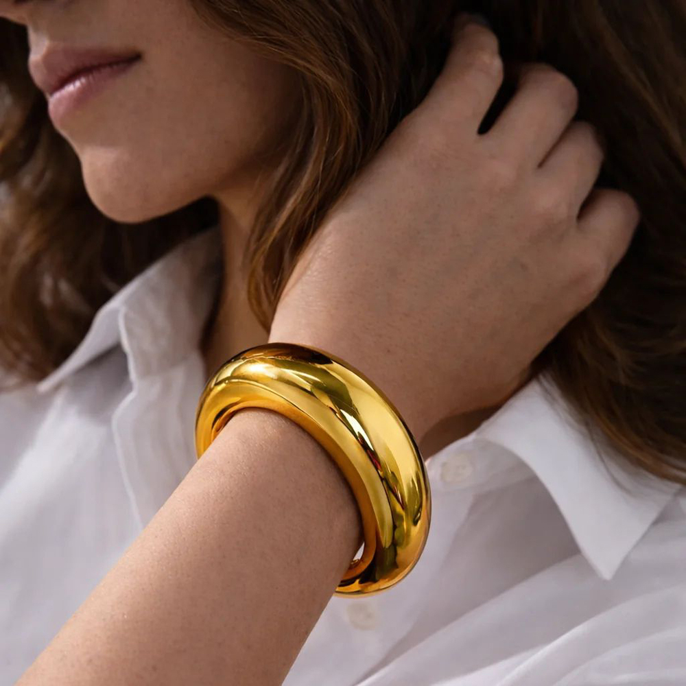 High-polish Oversize Sculptural Cuff Bracelet In PVD-coating Stainless Steel