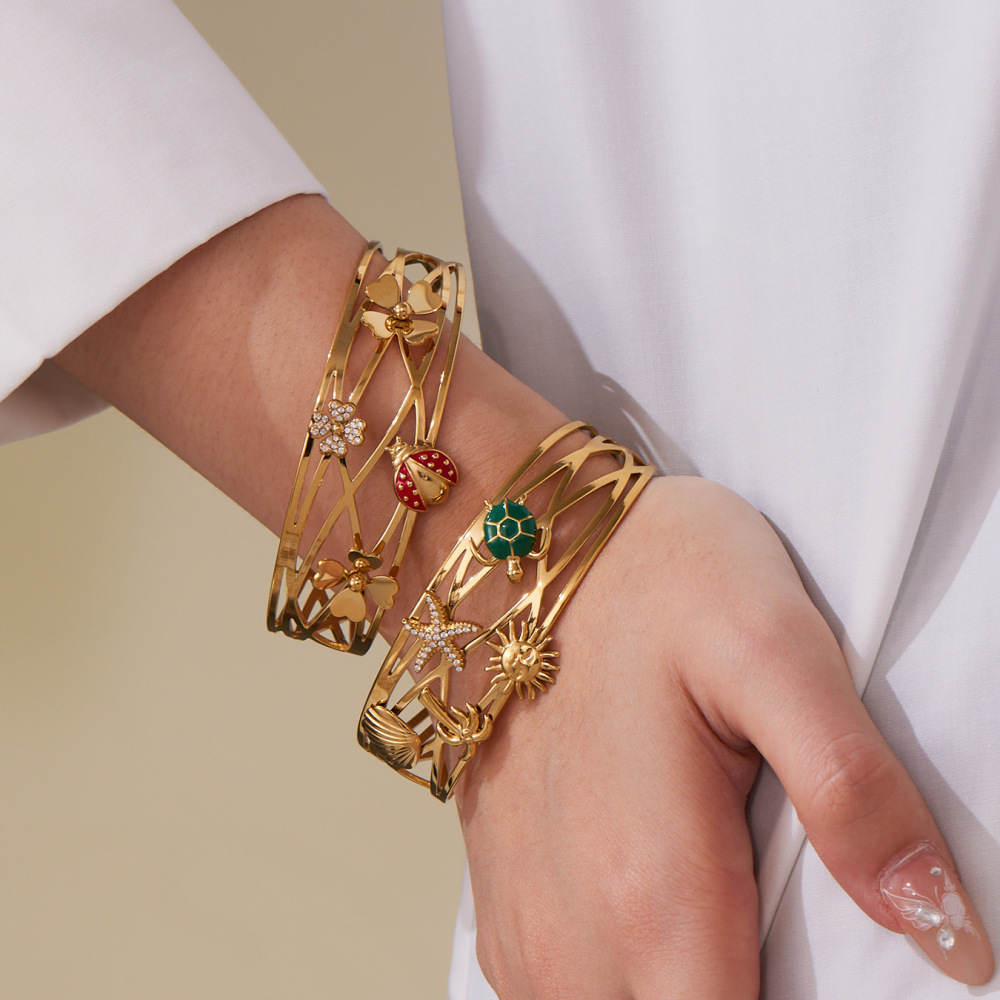 Garden / Sea Ellements Cuff Bracelet In 18K Gold Plated Stainless Steel