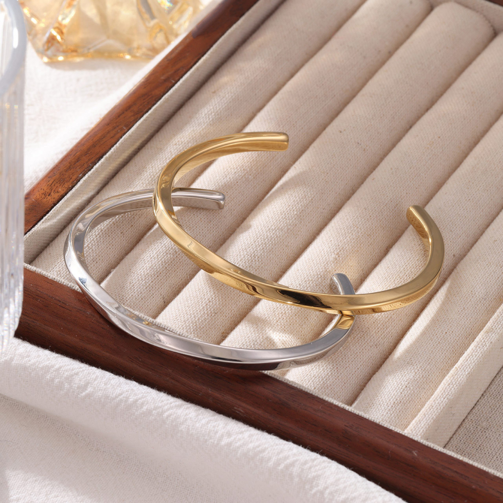 Flat Open Cuff Bracelet in PVD Stainless Steel 14K Gold