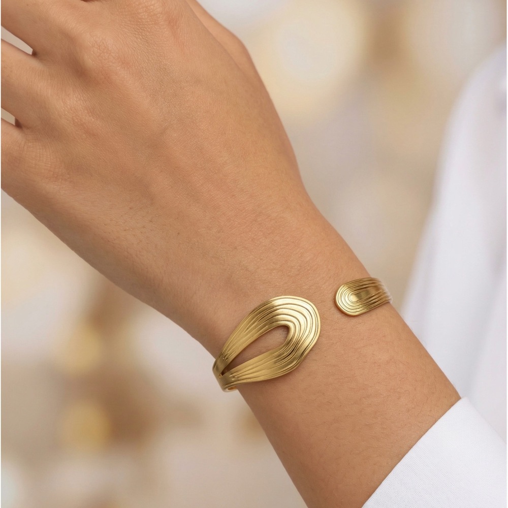 Organic Sea Wave Stainless Steel Cuff Bracelet In 18k PVD-coating