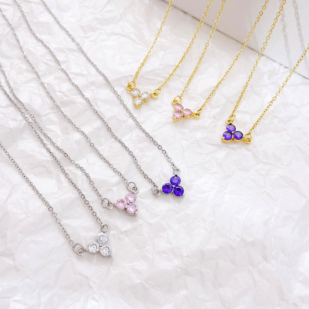 Triple Stone Flower Necklace in PVD Stainless Steel 14K Gold