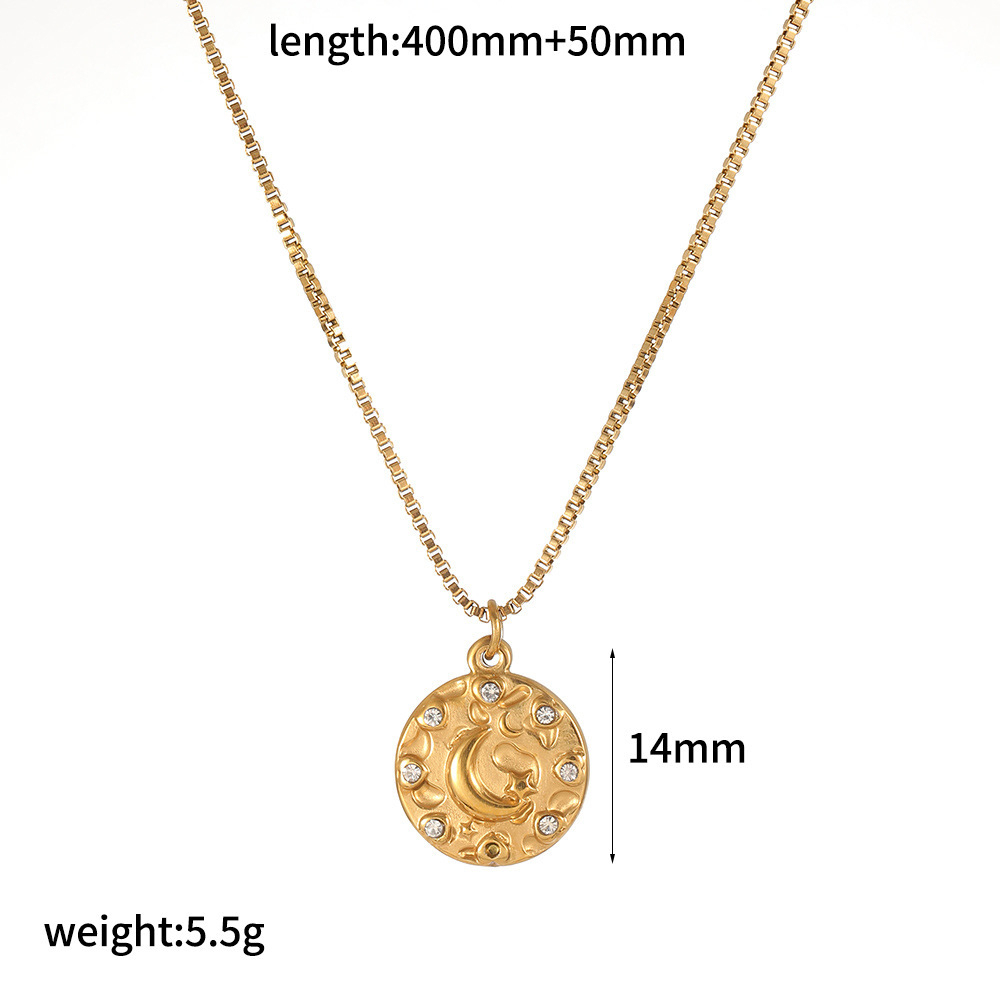 Vintage Embossed Pendant Necklace in PVD Stainless Steel 18K Gold