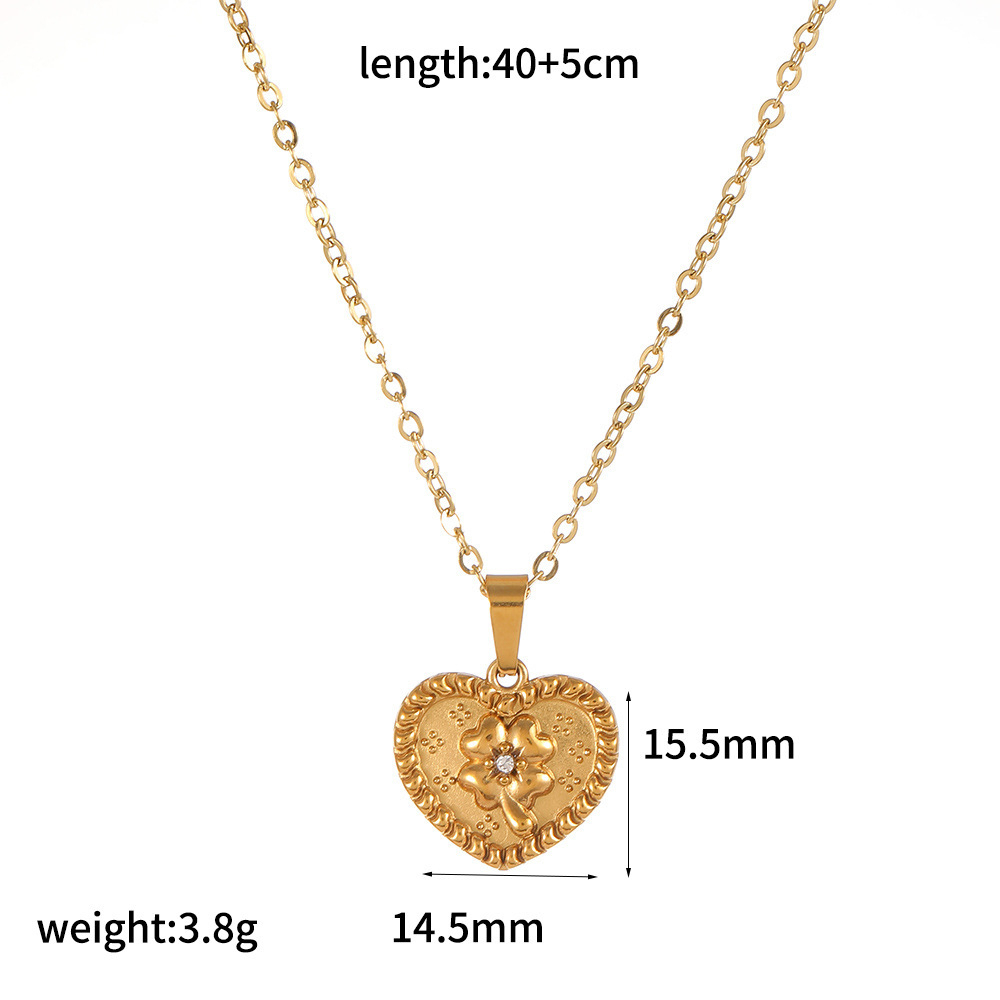 Vintage Embossed Pendant Necklace in PVD Stainless Steel 18K Gold