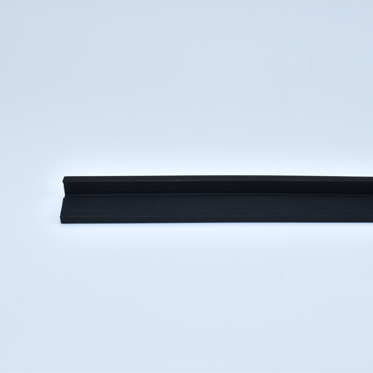 Custom Rubber Angle Profiles L Shape Rubber Seal Strip（90 Degree）For Railway System