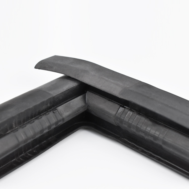 Custom Door and Window Seals L Shape 90 Degree Profile Rubber Corners For Rail Transit