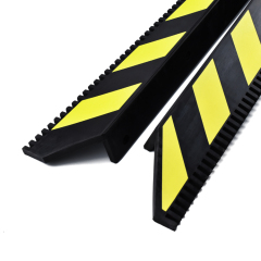 Heavy Duty Industrial Rubber Corner Guards 90° For Rail Transit