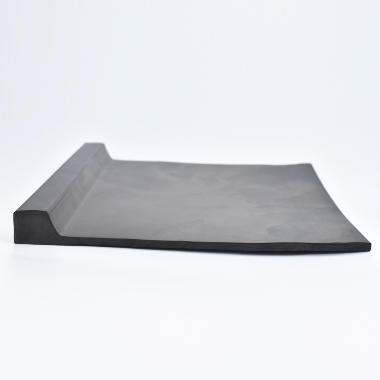Durable Waterproof SBR Rubber Sheet for the Bottom of a Boarding Bridge Aircraft