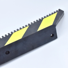 Duarble Reflective Anti-pinch Baffle Rubber Corner Safety Guard Anti Pinch Rail Rubber Edge Protection Use For Platform Door to Keep Passengers Safe