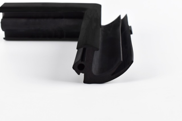 Rubber Corners Custom Mitered Vulcanized Bonded Corners Molding Flexible Corner Edge Trim