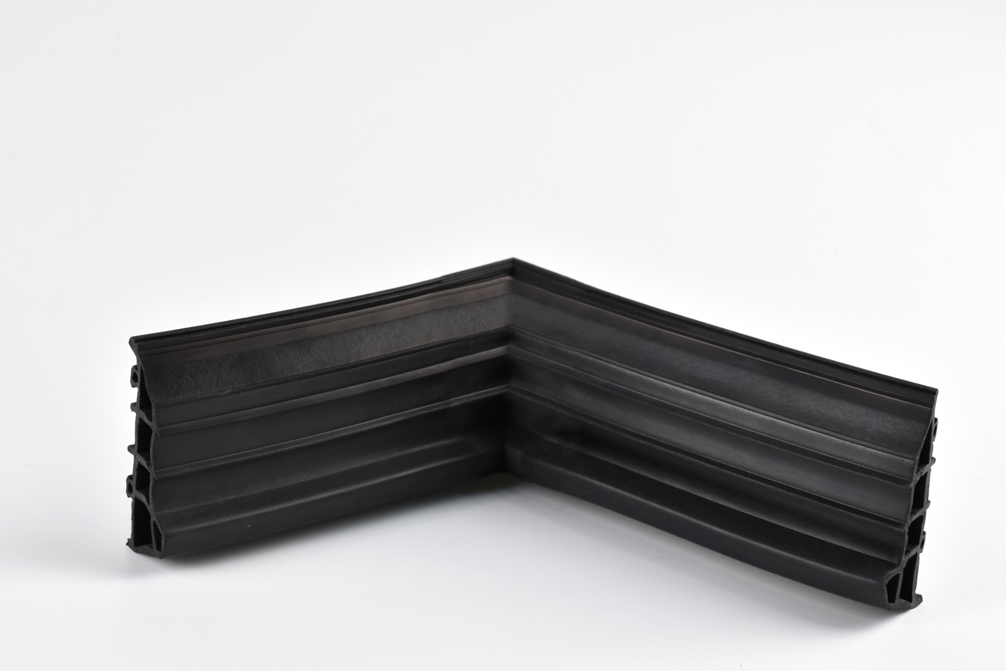 Rubber Corners Custom Mitered Vulcanized Bonded Corners Molding Flexible Corner Edge Trim