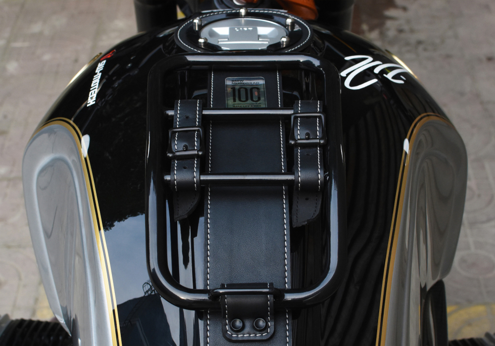 Glowing™ BMW R nineT - Fuel tank belt with bag -  Luggage rack style