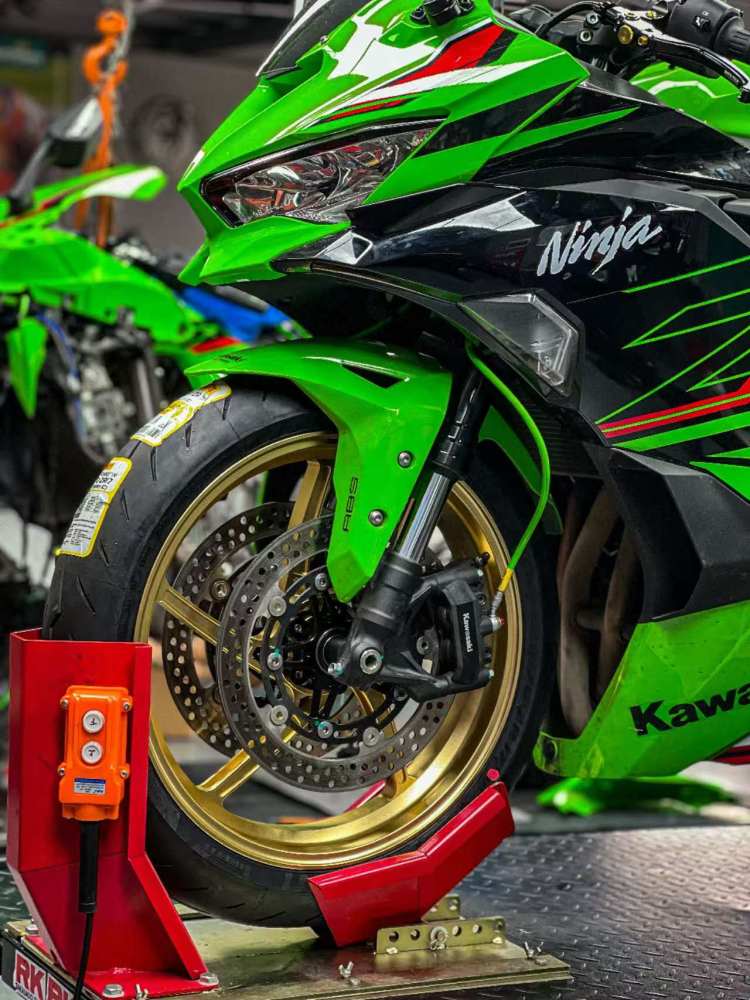 KAWASAKI ZX4R light weight aluminum forged wheel rim