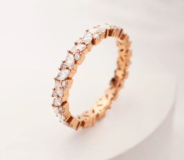 Marquise and Round Stones Design Couple Rings