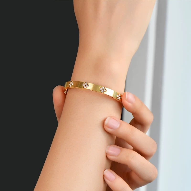 Lucky Four Leaves Clover Bracelet Bangle
