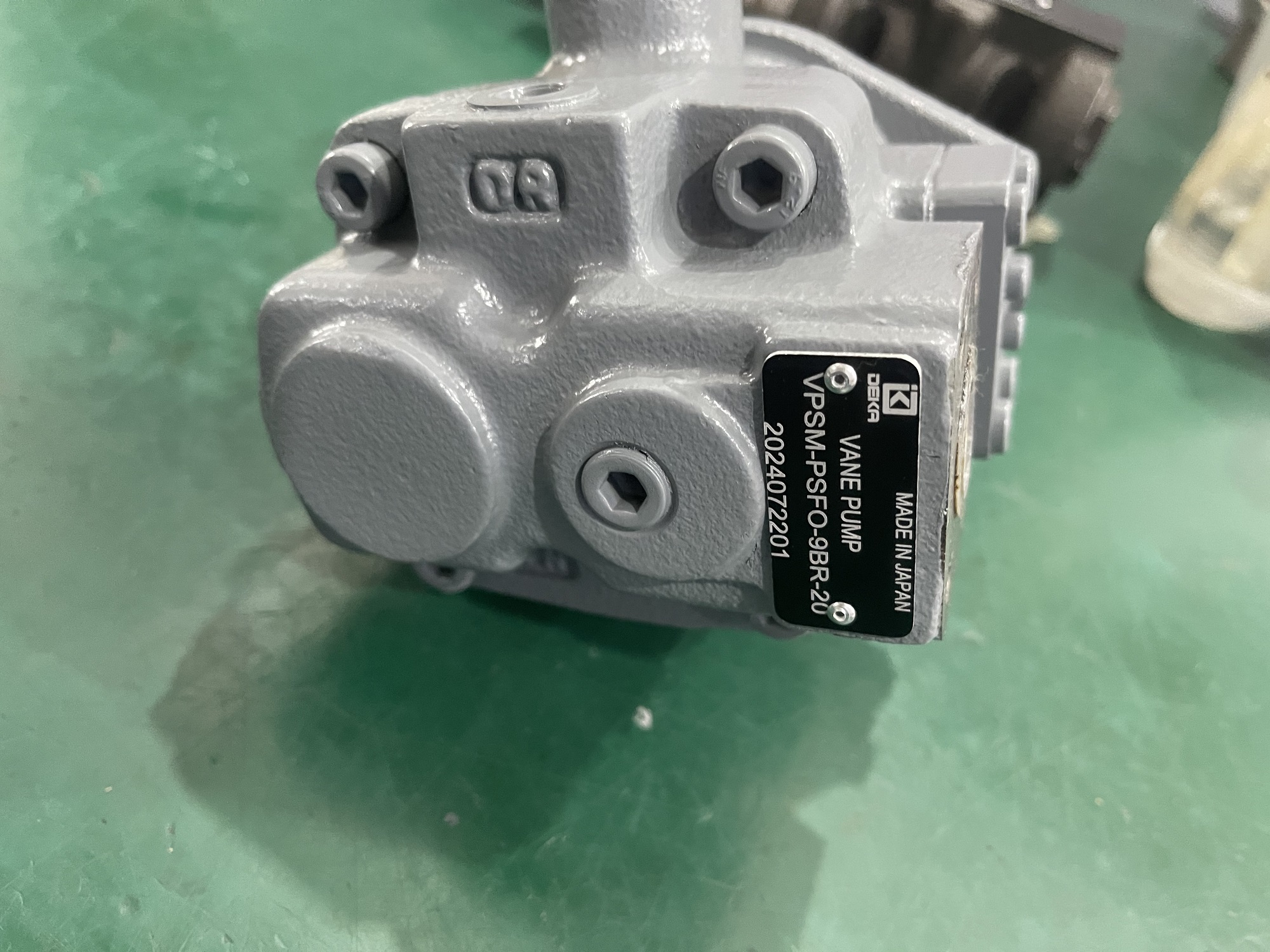 DEKA  VANE PUMP VPSM-PSPO-9BR-20